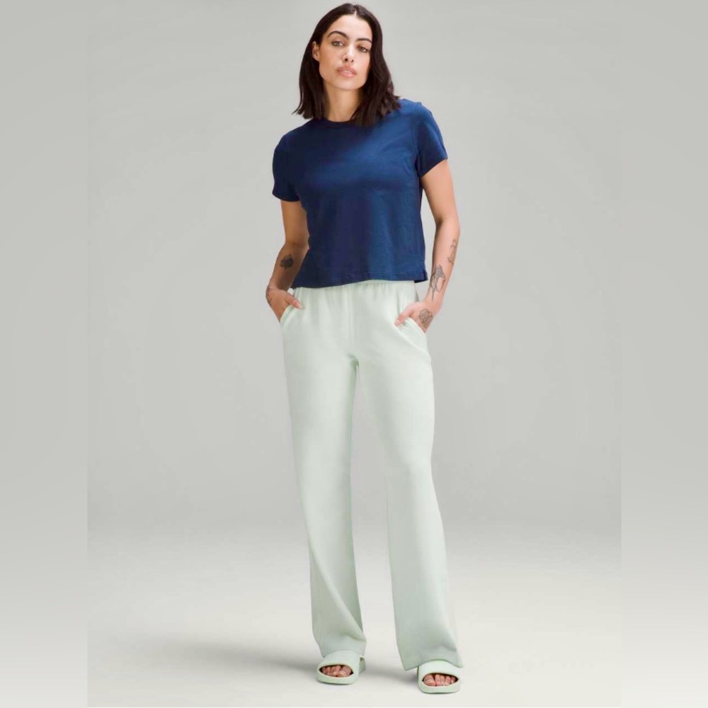 Lululemon Softstreme High-Rise Pant *Full Length
Kohlrabi Green - Picture 2 of 7